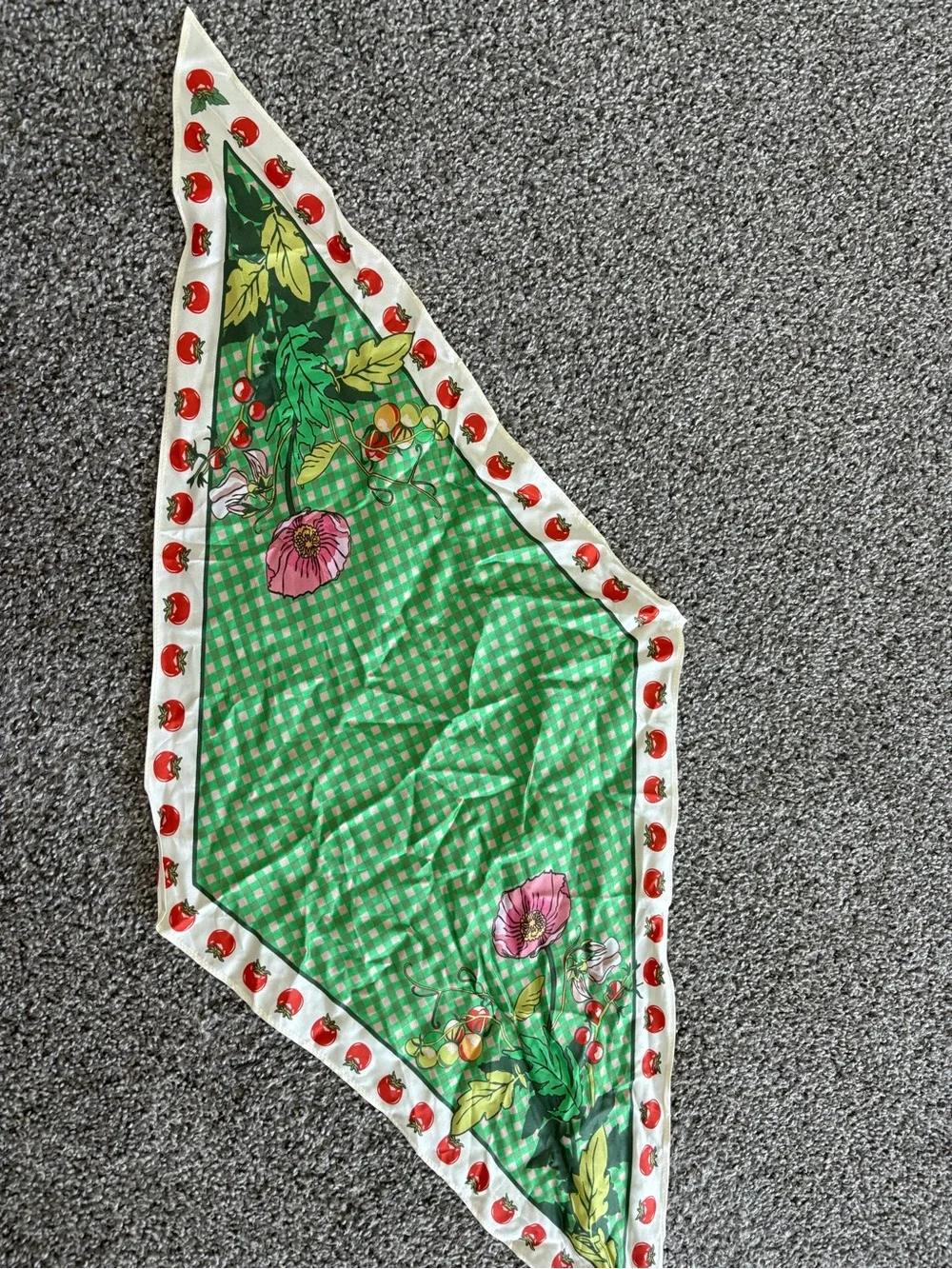 Vera Bradley Fall Spring Summer Green Gingham Tomato Vines Diamond Silk Scarf